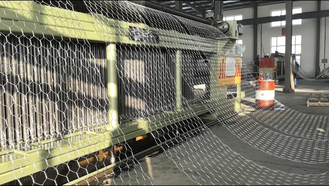 Najnowsze blogi firmy Ukryty związek między sukcesem fabryki a właściwą maszyną do gabionów