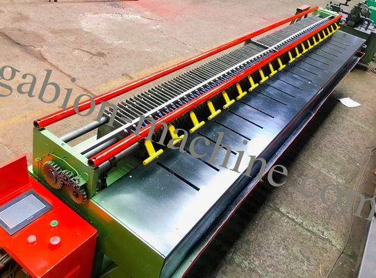 kupować Automatyczna maszyna do pudełek gabionowych 2-4m szerokość siatki 2-4mm system sterowania PLC produkcja internetowa